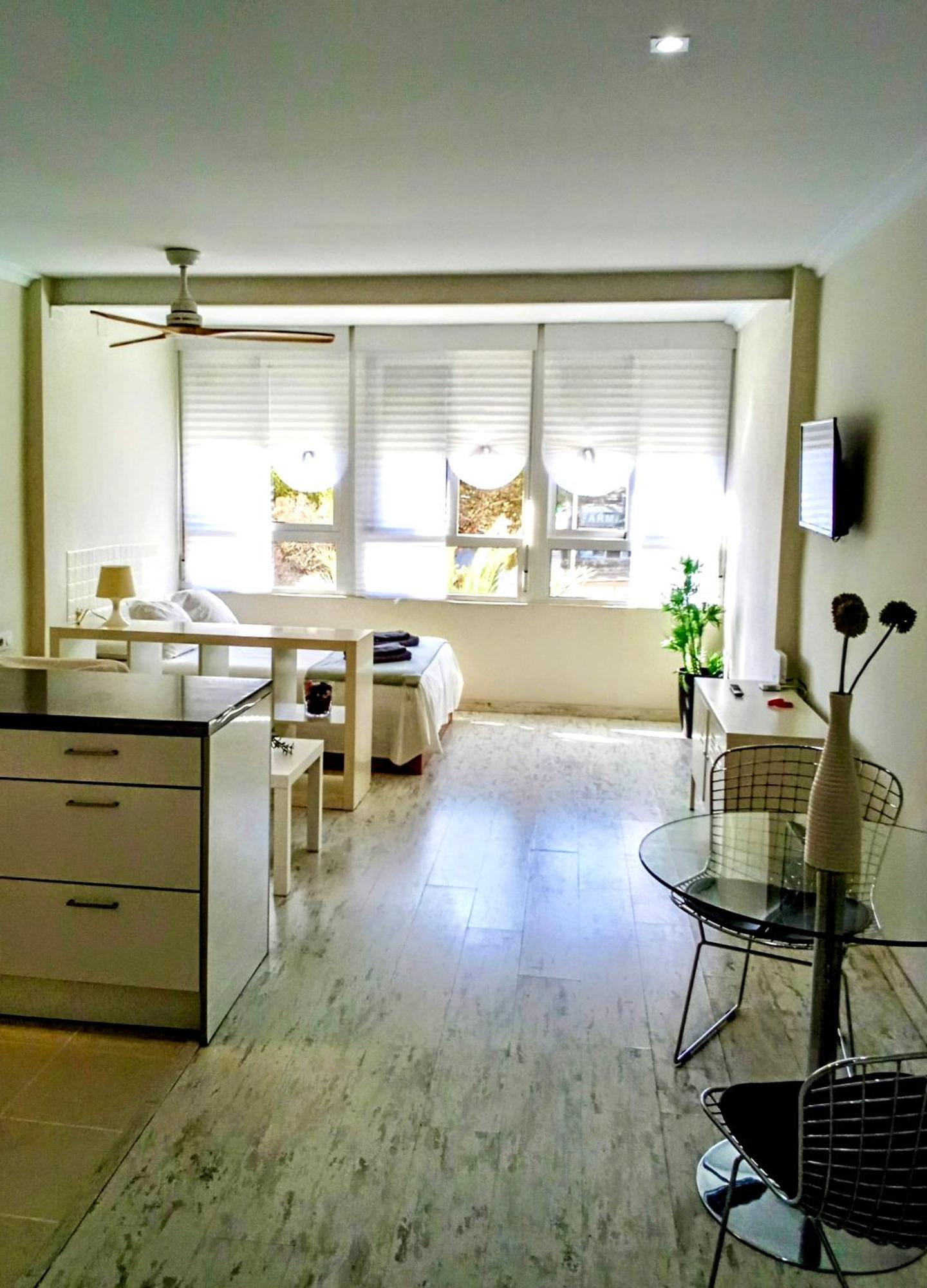 ESTUDIO VISTA MAR & PISCINA - 200 M DE LA PLAYA, 阿瓜杜尔塞**